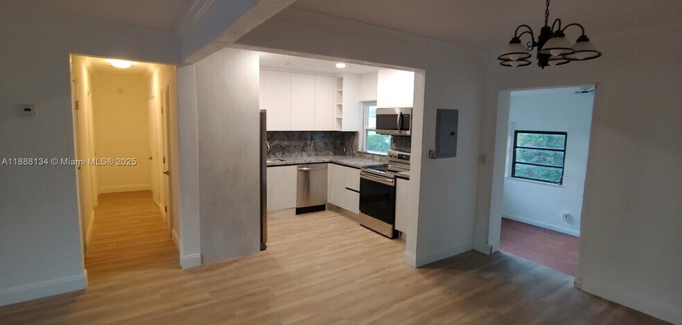 Building Photo - 5770 SW 62nd Ter