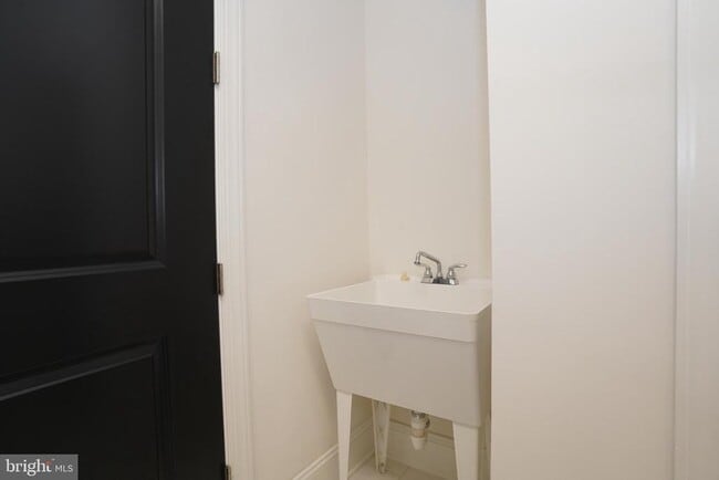 Building Photo - 44655 Provincetown Dr