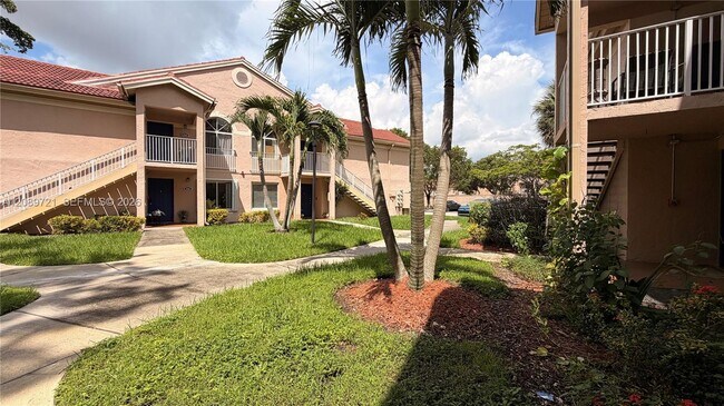 Building Photo - 10610 SW 158th Ct