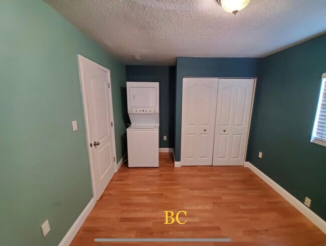 Building Photo - 6514 E 17th St