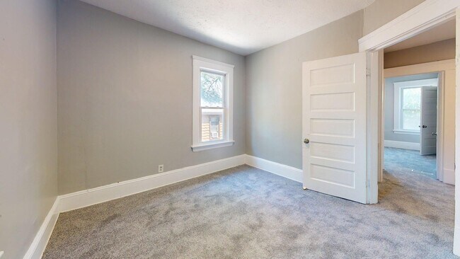 Building Photo - Cudell/West Blvd neighborhood; 4 bedroom/1 bath single family house for rent!