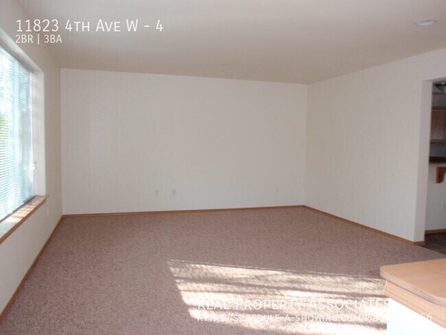 Building Photo - 11823 4th Ave W