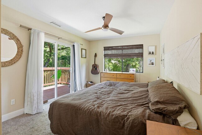Building Photo - Beautiful Spacious 3-bedroom 2-Bath in Oakland!