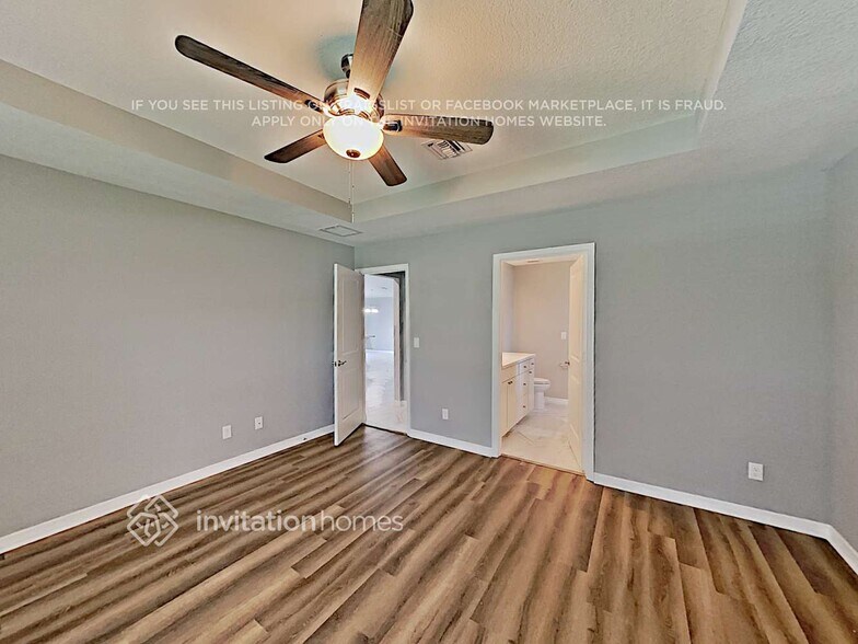 Building Photo - 3733 SW Hulska St