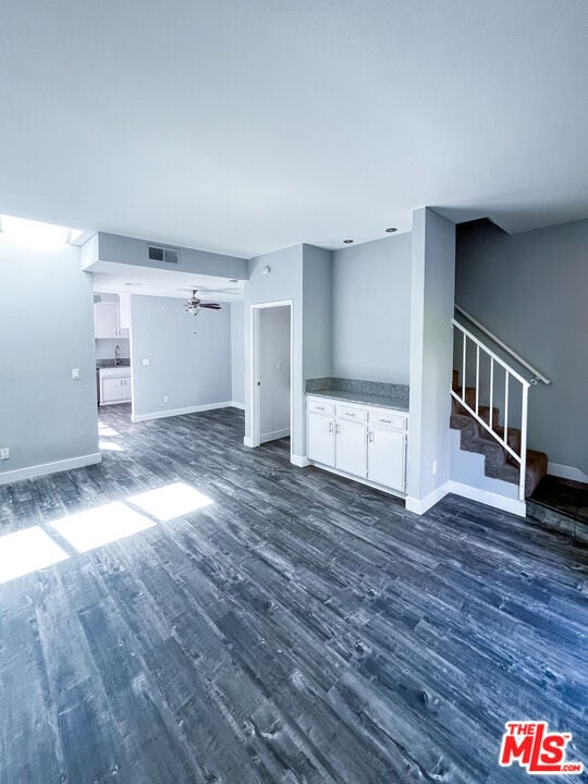 Building Photo - 9939 Topanga Canyon Blvd