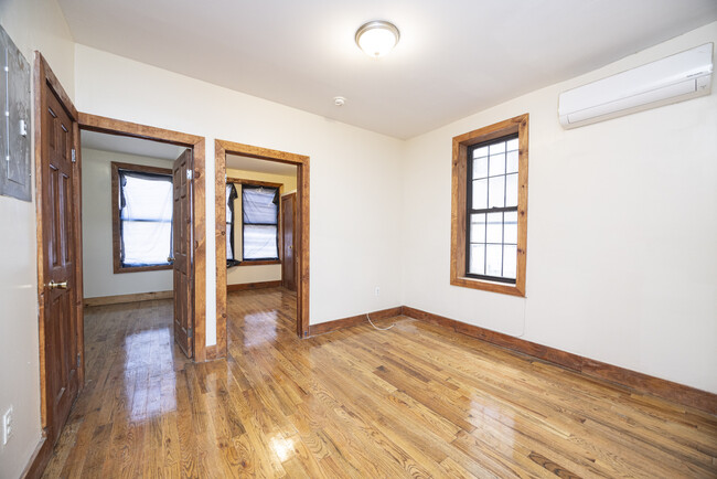 Primary Photo - 336 Starr St