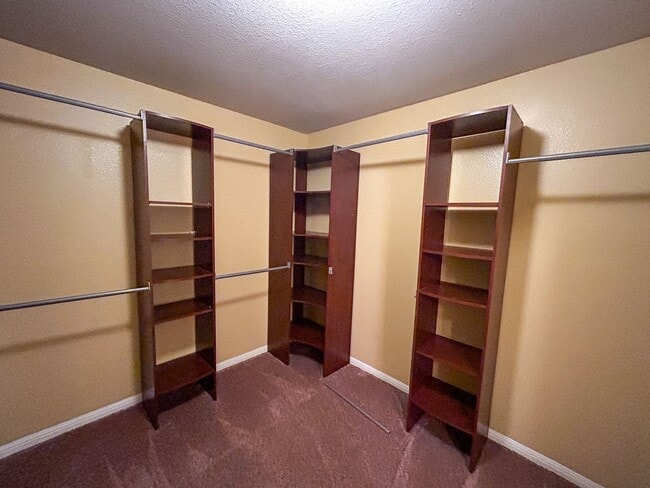 Building Photo - Rare 5 Bedroom in Crystal Knoll Georgetown