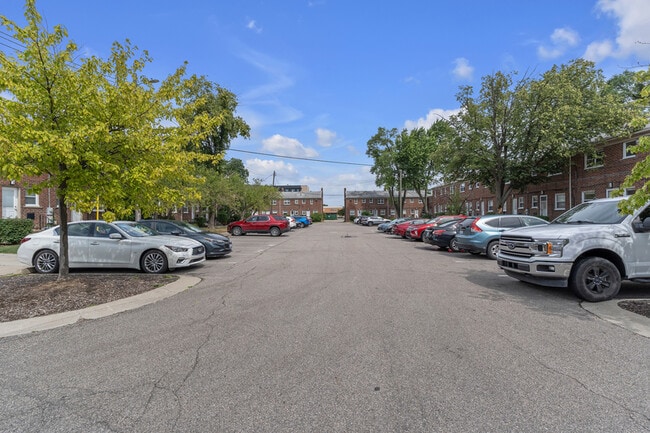 Building Photo - 3354 Coolidge Hwy