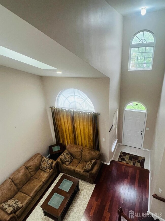 Building Photo - 704 Heron Ct