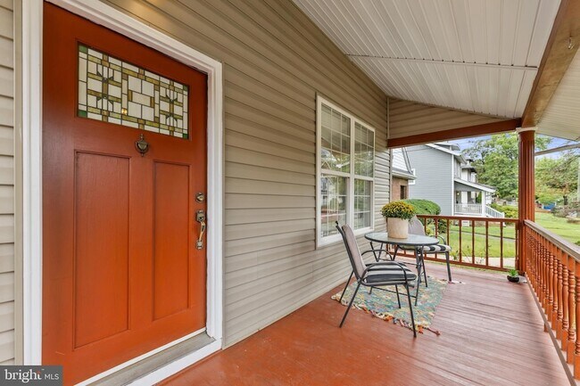 Building Photo - 2231 Otis St NE