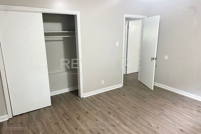 Building Photo - 2 Bed/1 Bath Home in Mobile! **Plus a FREE...