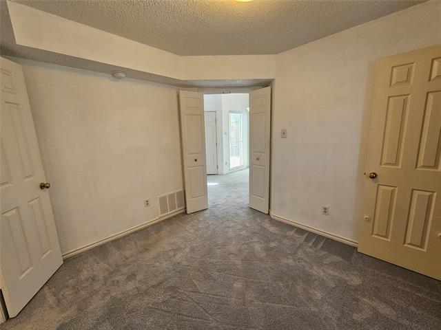 Building Photo - 3155 Royal Ln