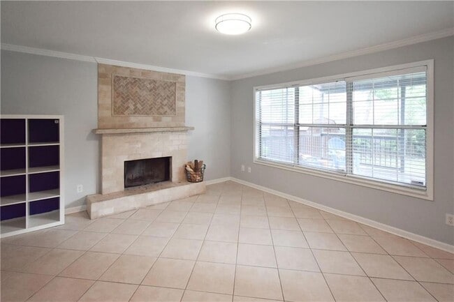 Building Photo - 2401 Inverloch Cir
