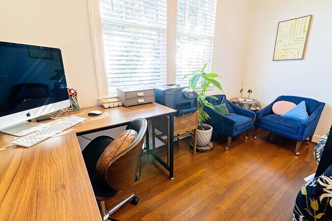 Building Photo - Bull St Bungalow