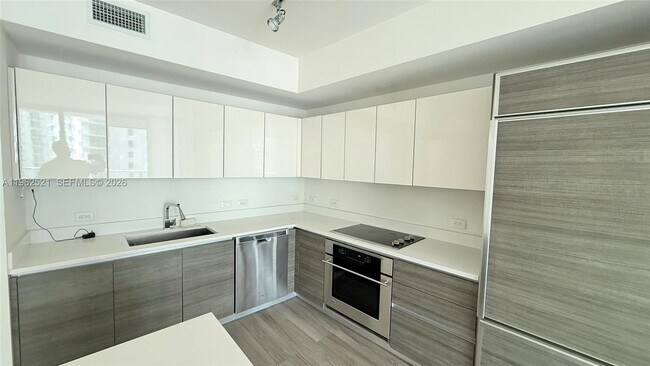 Building Photo - 1100 S Miami Ave