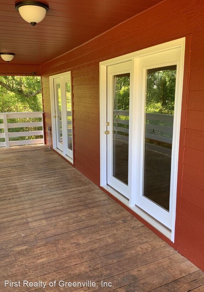 Building Photo - 2 br, 1 bath House - 296 Wagon Wheel Rd.
