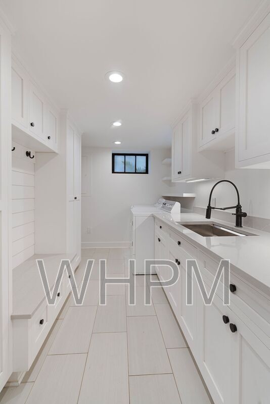 Building Photo - 541 Skyview Dr