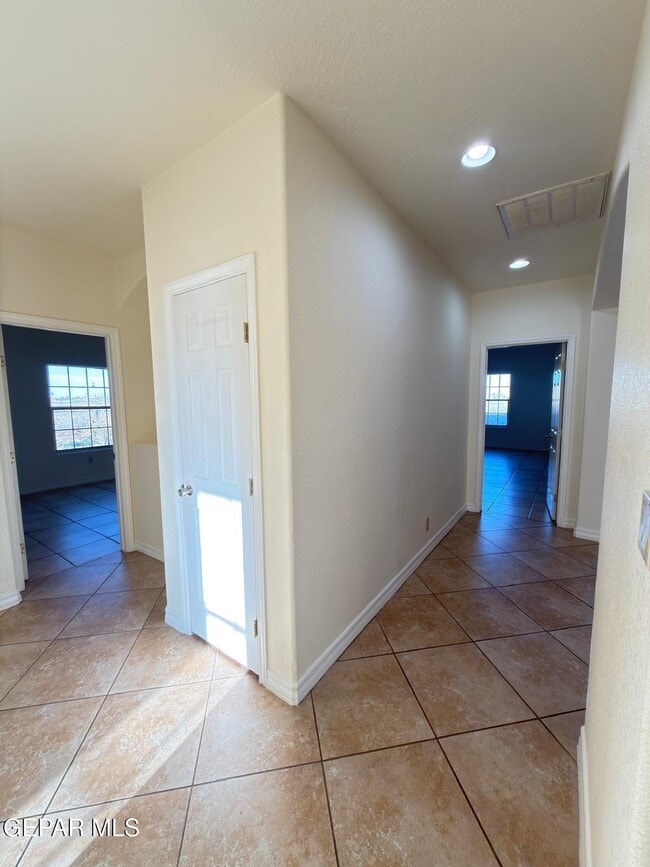 Building Photo - 5466 Buffalo Creek Dr