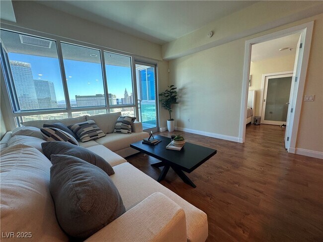 Building Photo - 4575 Dean Martin Dr