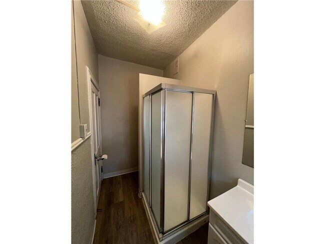 Building Photo - 691 Conway St