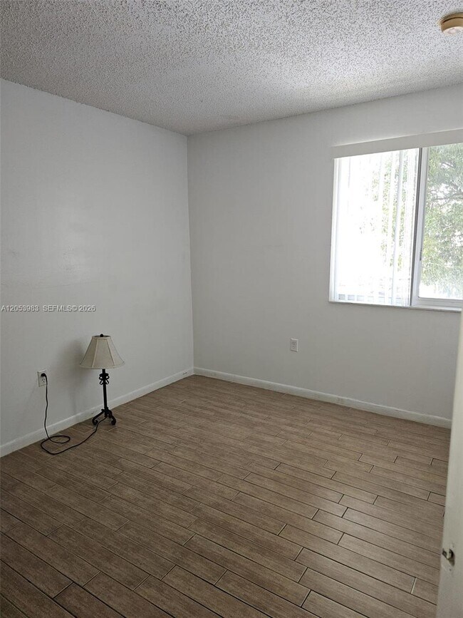 Building Photo - 15721 SW 137th Ave