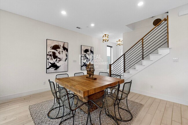 Building Photo - 1077 Maverick Dr