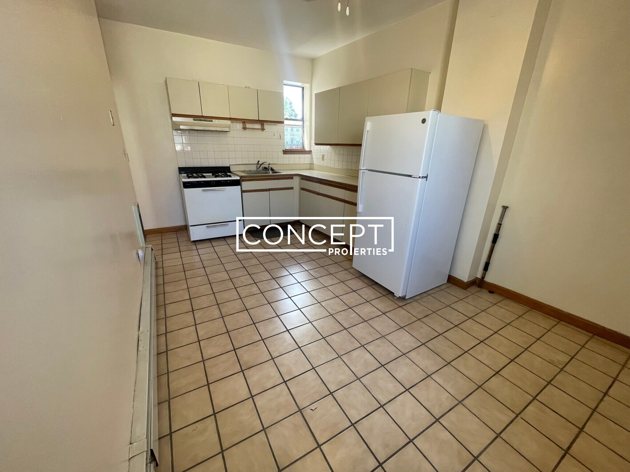 Building Photo - 369A Centre St