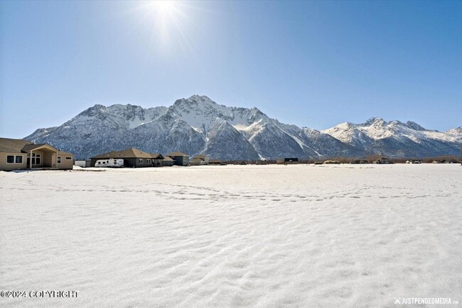 Building Photo - Stunning, brand new construction property with unparalleled views