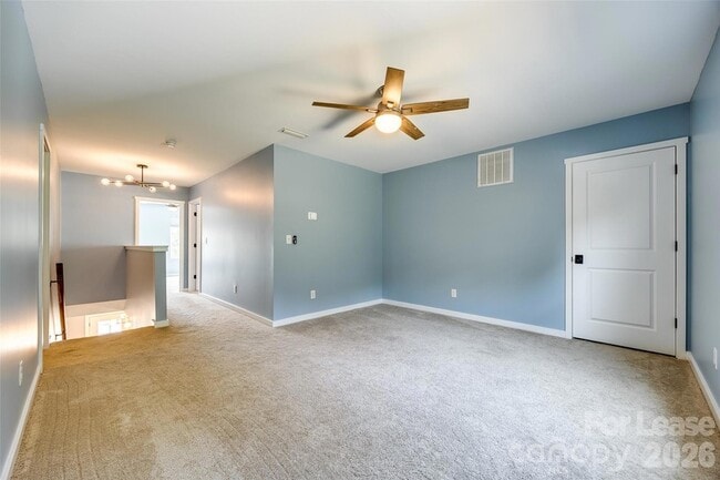 Building Photo - 440 Battery Cir