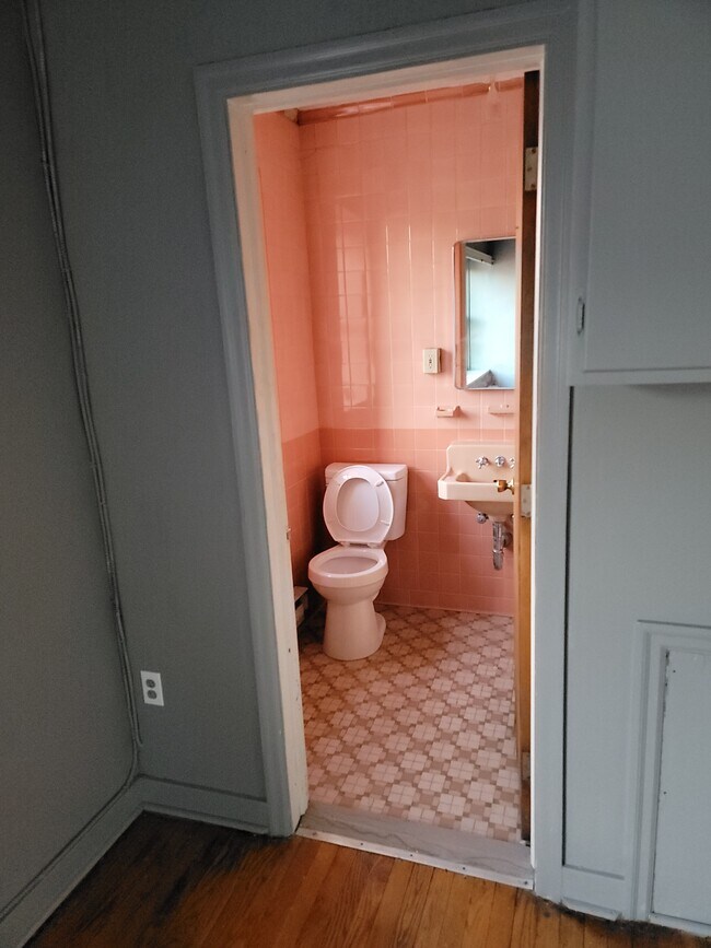 Building Photo - 103 N 3rd St