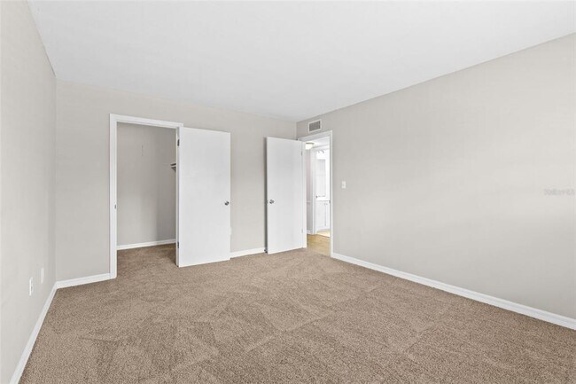 Building Photo - 350 79th Ave N