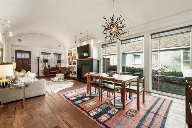 Building Photo - 212 Geneva St