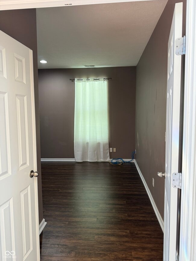 Building Photo - 1055 Woodfield Ct