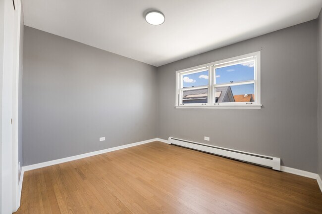 Building Photo - 5311 N Northwest Hwy