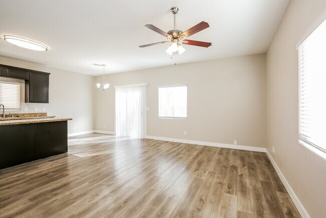 Building Photo - 37 Rosa Rosales Ct