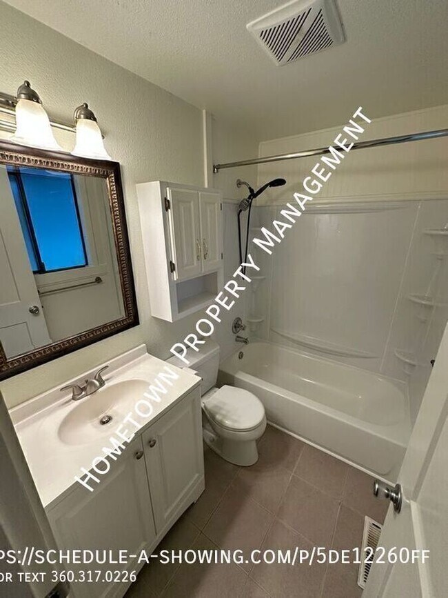 Building Photo - 3611 Landau Ave NE