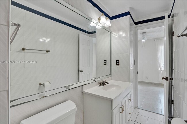 Building Photo - 5555 Ludlam Rd