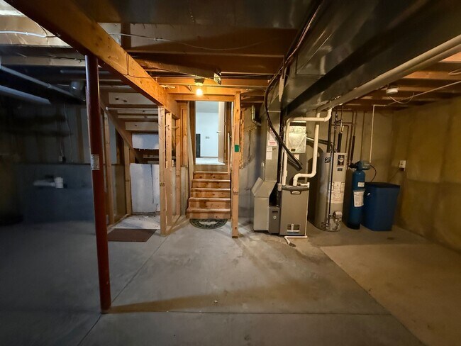 Building Photo - 6078 Croix Dr