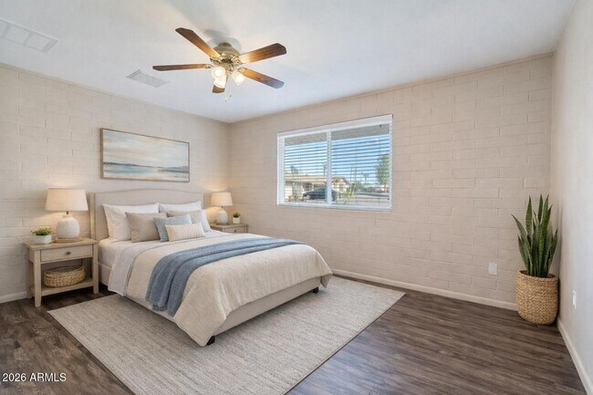 Building Photo - 12020 N Hacienda Dr