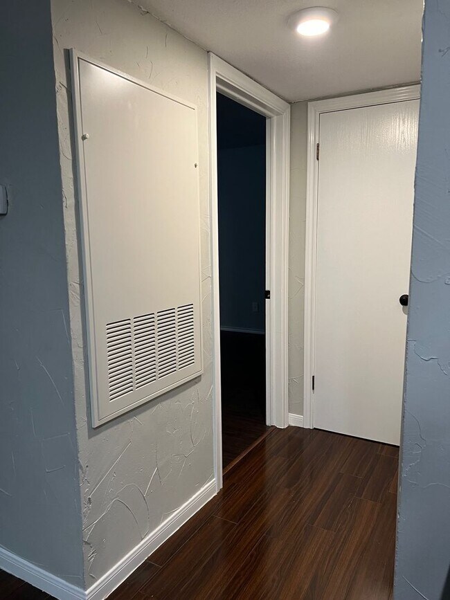 Building Photo - College Station - 1 bedroom / 1 bath Condo...