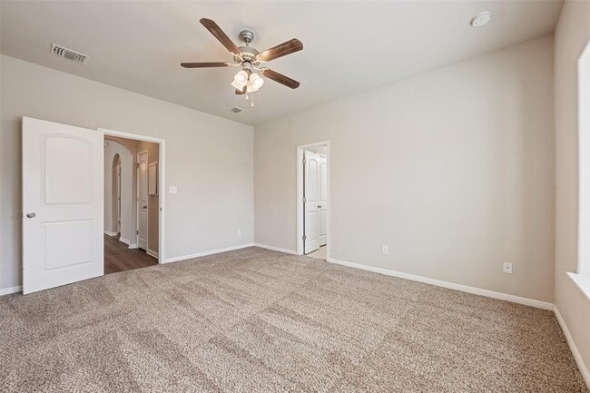 Building Photo - 5641 Sacco St