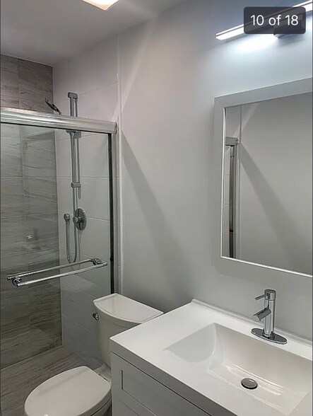 Building Photo - 1002 Castilian Ct