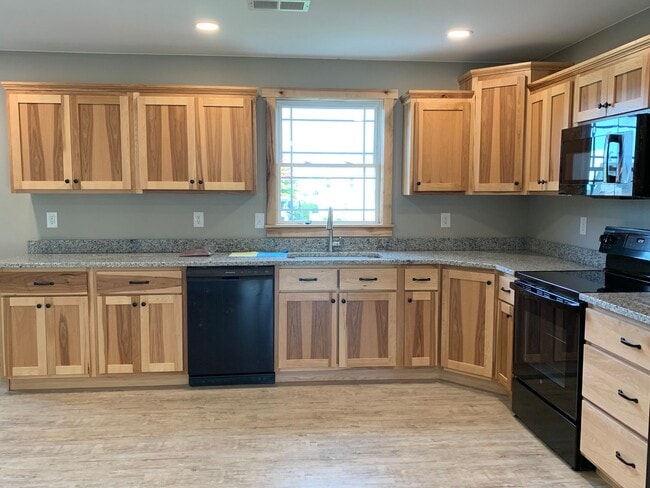 Building Photo - Gorgeous 3 bed, 2.5 bath single family hom...