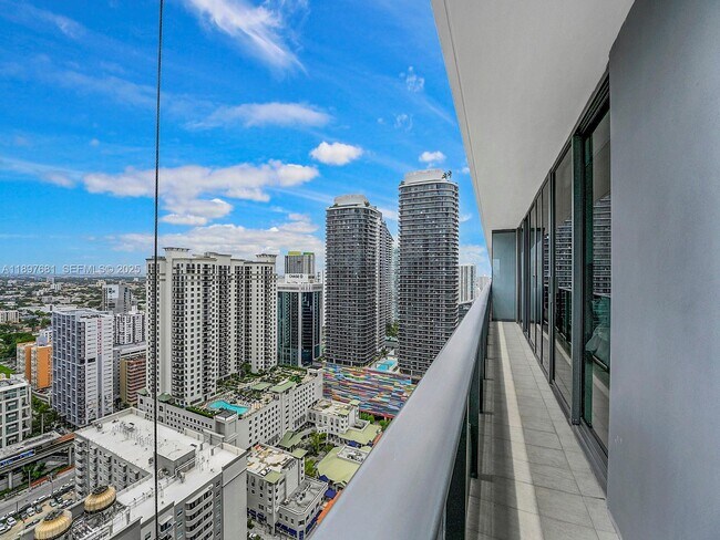 Building Photo - 1000 Brickell Plaza