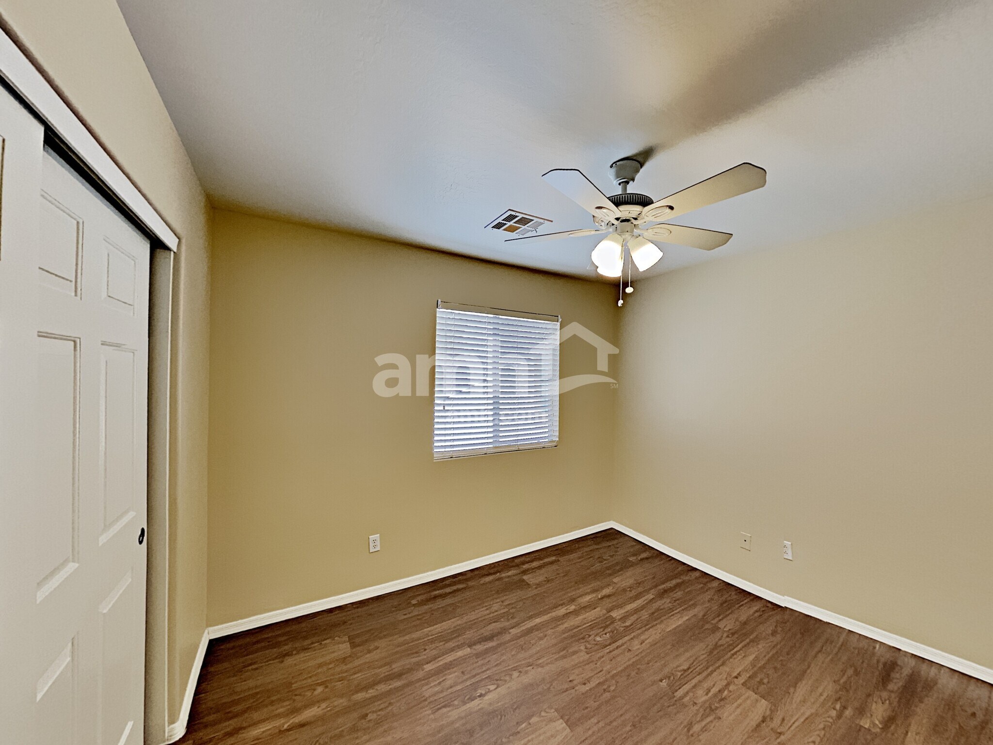 Building Photo - 15580 W Durango St