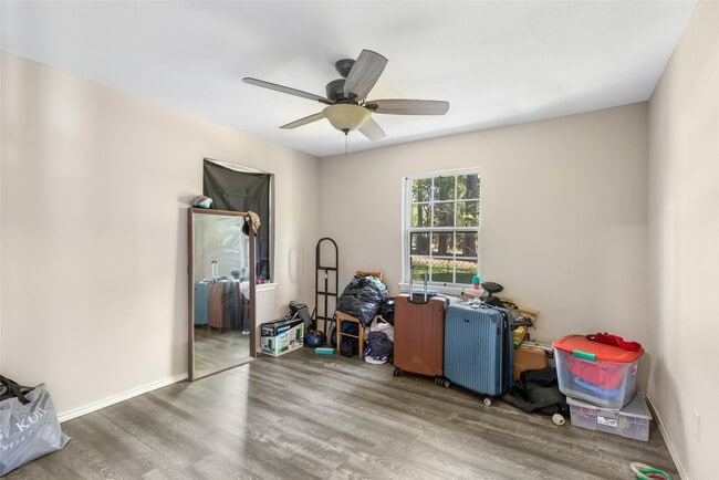 Building Photo - 218 Waterfall Dr