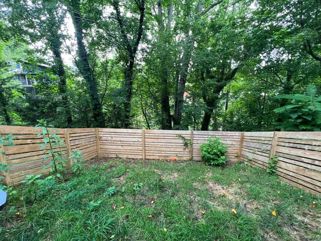 Building Photo - West AVL Home!