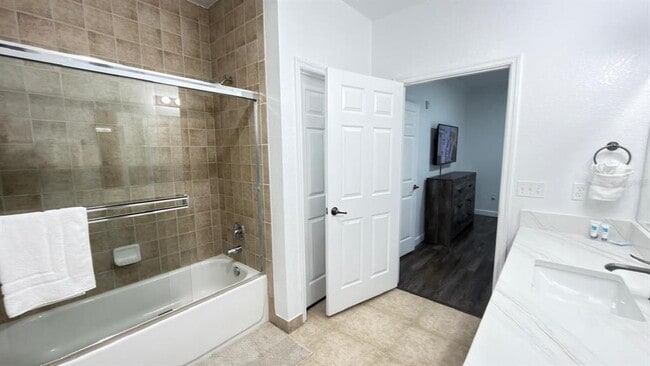Building Photo - 1301 Tuscan Terrace