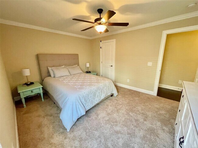 Building Photo - 941 Wheat Ridge Dr