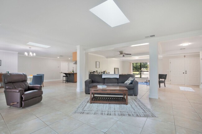Building Photo - 2724 Ardon Ave